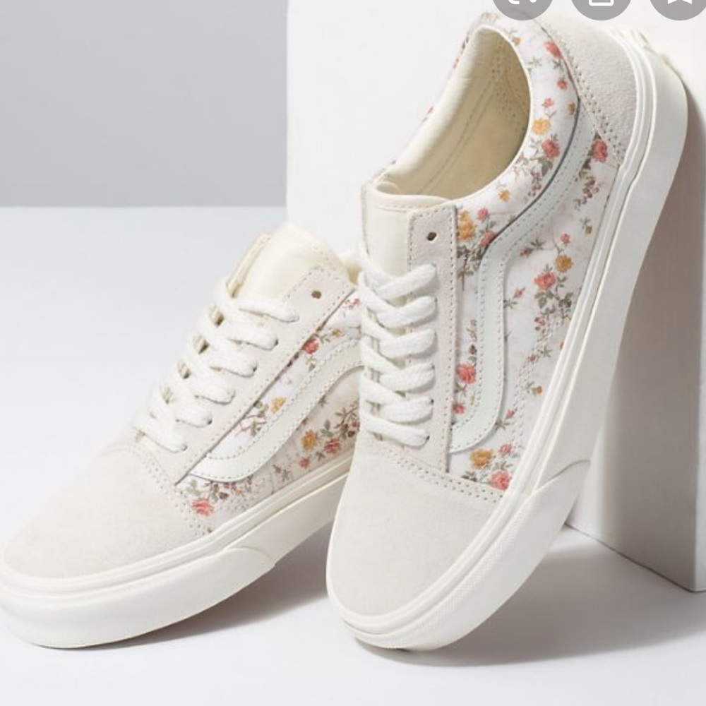 NWT Vans Shoes Size 8 Color Cream